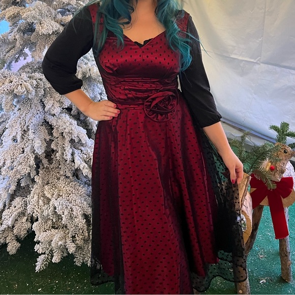 Elegant Red and Black Polka Dot Pinup Girl 50s style Dress - Picture 9 of 9